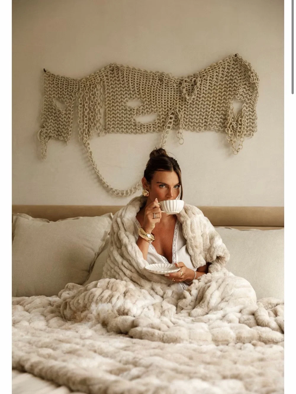 Lola Blankets x TEZZA in Coco Butter (NWT) - Picture 4 of 11